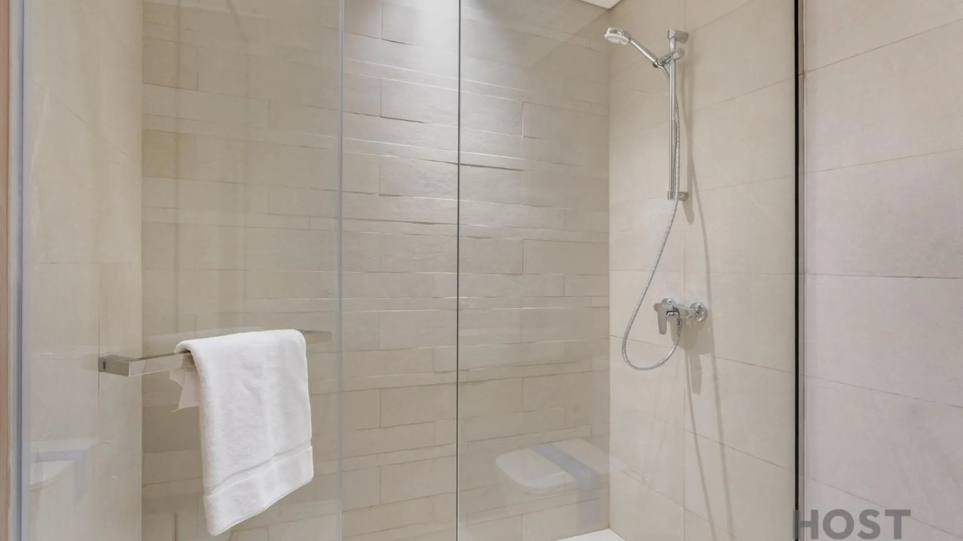 Bright 2Br At Azizi Riviera, Mbr Apartment Dubai