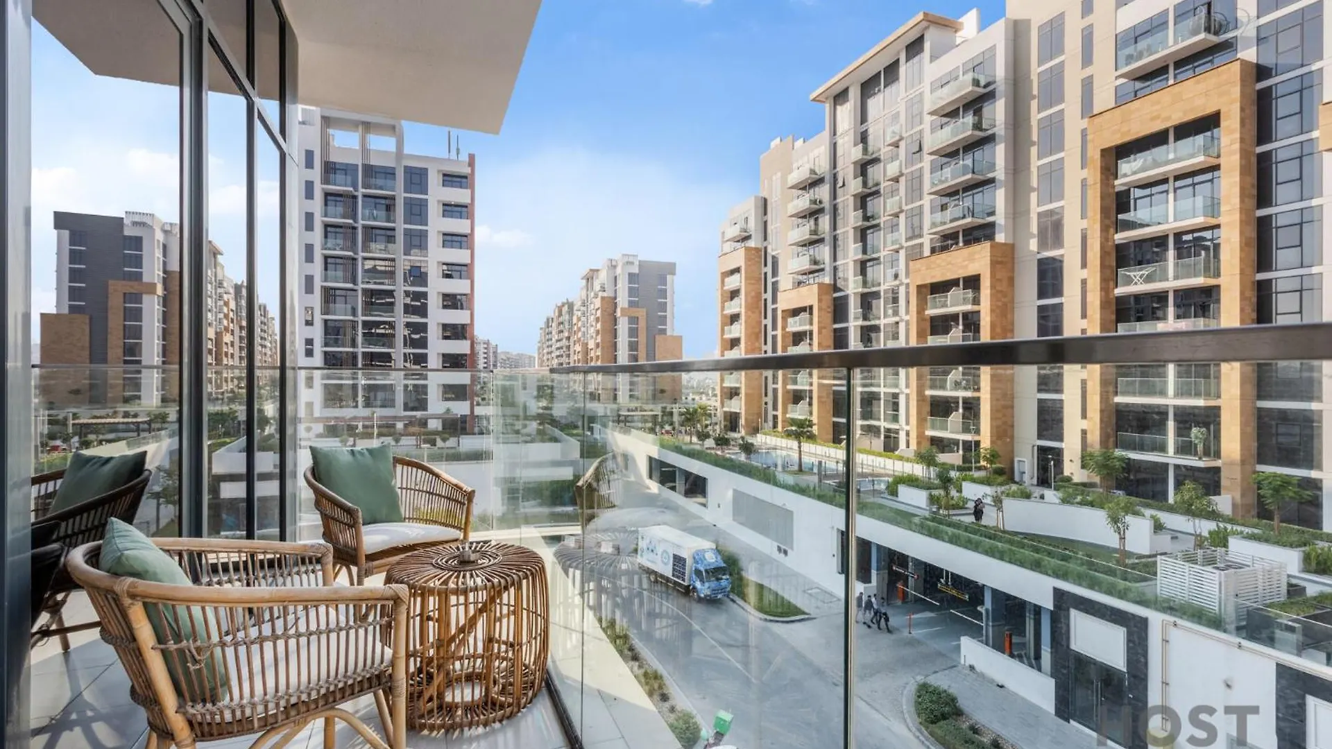 Bright 2Br At Azizi Riviera, Mbr Apartment Dubai